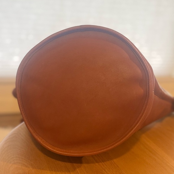 COACH Vintage 9085 Leather XL Duffle Bucket Shoulder Bag in British Tan - Picture 6 of 9